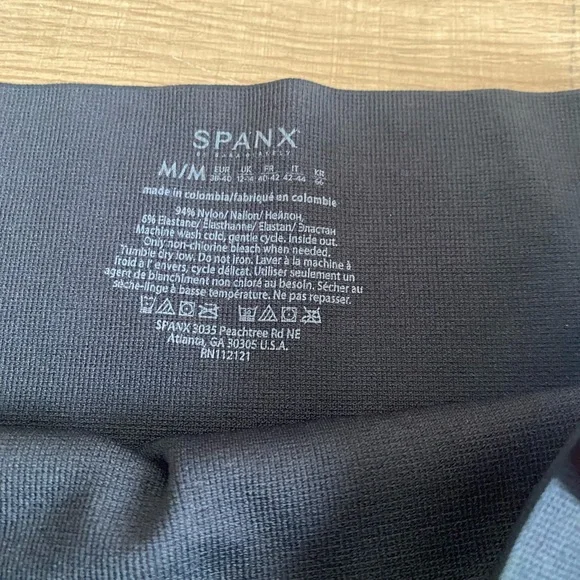 Spanx Cropped Look At Me Now Leggings Black Camo Seamless Slimming High Rise - Picture 2 of 3